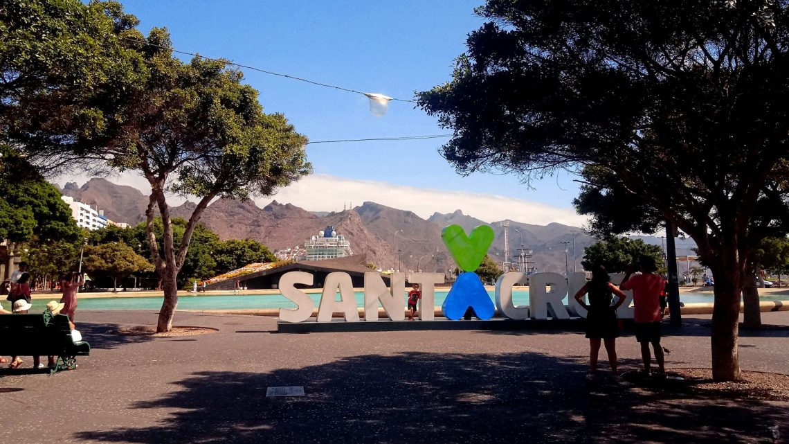 Santa cruz widok na plac i góra Anaga