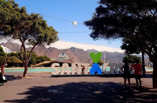 Santa cruz widok na plac i góra Anaga